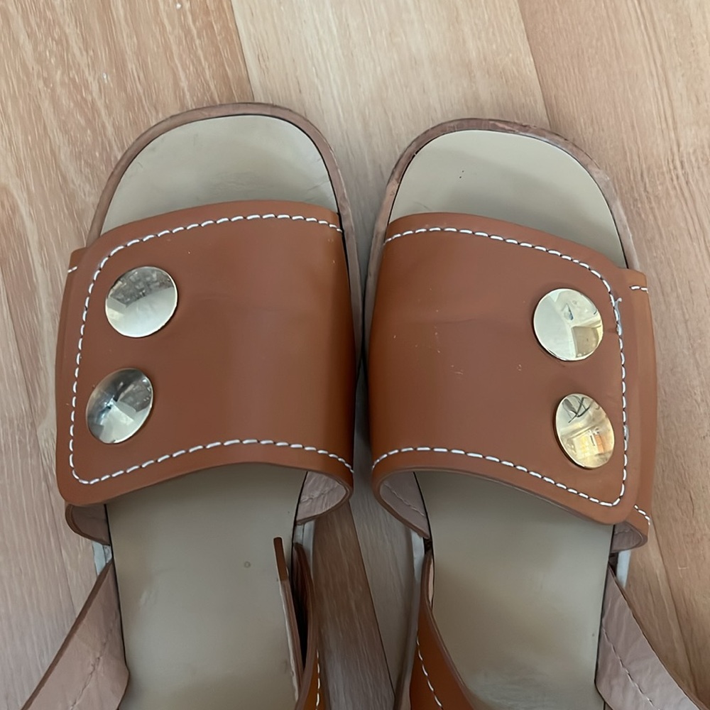 Lou.Earl Tan Leather Sandals with Gold Accents - Picture 6 of 16